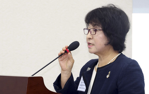 [단독] '갑질·예산 유용' 의혹…교육부, 동북아역사재단 이사장 직무정지