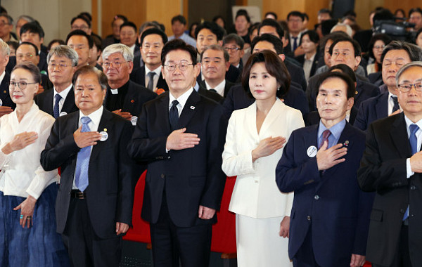 李대통령 “부마·광주민주화운동 헌법 전문에 담아야…국회, 개헌 논의 나서달라”
