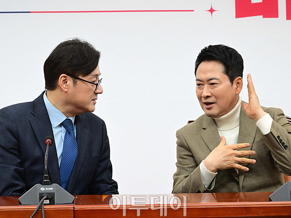 홍익표 청와대 정무수석, 장동혁 국민의힘 대표 예방 [포토]