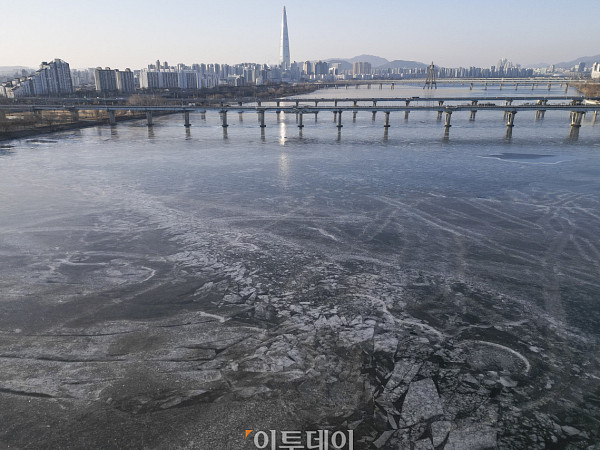 주말 '냉동고 한파'... 추위 월요일까지 이어져 [포토로그]
