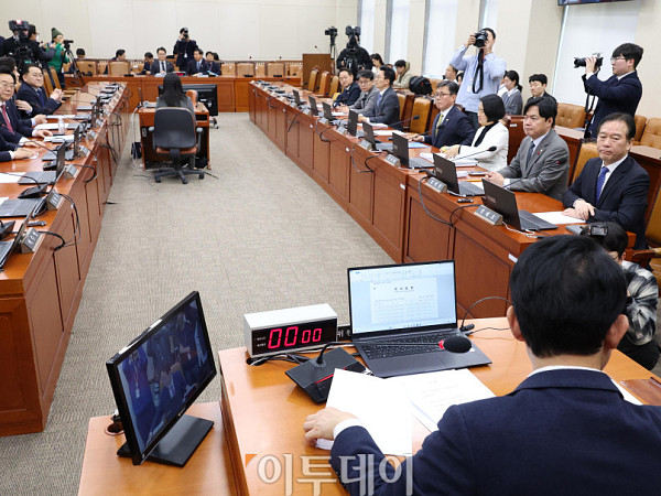 대미투자 특별법 특위 통과…12일 본회의로 [포토]