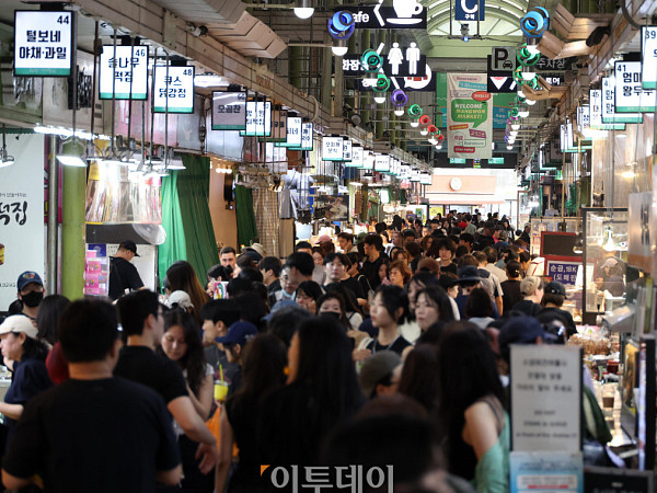 삼성전자 온누리상품권 환급…망원시장 '북적' [포토]