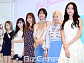 [BZ포토] '소녀시대' 등장에 명동이 들썩!