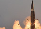 [종합] 북한, 중거리 이어 2종 단거리 미사일 발사…“완성도 높이고 있어”