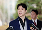 박수홍, 친형 부부 재판 참석…"1심 일부 무죄 원통, 뚜껑 열고 죽고 싶어"