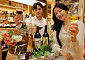 신세계백화점 "21일 부부의 날 기념 특별한 와인 만나보세요"