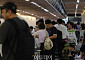 휴가철 맞은 김포공항, 가장 북적이는 날은? [포토]