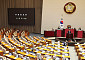 방송법 끝내 통과...8월 임시국회 또 필버 정국 예상