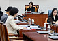 국회 교육위, 법안소위서 ‘4세·7세 고시’ 금지 개정안 통과…조기 사교육 제동