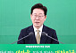 李대통령  "박정희 시작한 새마을운동, 지금도 유용…정치 휘둘리지 말아야"