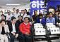 환호와 적막…'서울시장 개표 역전' 오세훈·정원오 사무실 현장 모습
