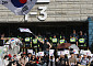 이틀째 이어진 잠실개표소 시위, 1만명 집결...‘재선거’ 요구