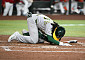 급소 맞고도 안타 친 MLB 신인⋯고환 파열로 응급 수술