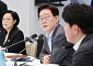 이 대통령 “이념 실현, 野와 방법 달라…주장보단 결과 책임져야”