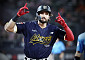 KT 힐리어드, KBO 7월 월간 MVP…9홈런·26타점 ‘3관왕’