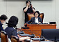국회 기후특위, 감축경로·기후위기 적응법 잇달아 의결…폭염 피해엔 ‘기후보험’