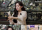 레드벨벳 아이린, 술+두리안 먹방…해외 팬들 경악 “같이 먹으면 위험”