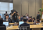 긴축 속도조절 vs 추가 인상⋯회의장도 침묵 속 긴장감 '팽팽' [금통위 스케치]