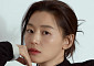 긴 여름에 가을옷 달라졌다…탑텐 가디건·스웨터 매출 24%↑