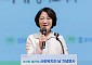 추미애 “복지는 시혜 아닌 권리…지원 모르는 사람 먼저 찾아야”