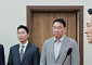 李 대통령 지지율 떨어져도 국힘은 제자리…왜 ‘반사이익’ 못 얻나