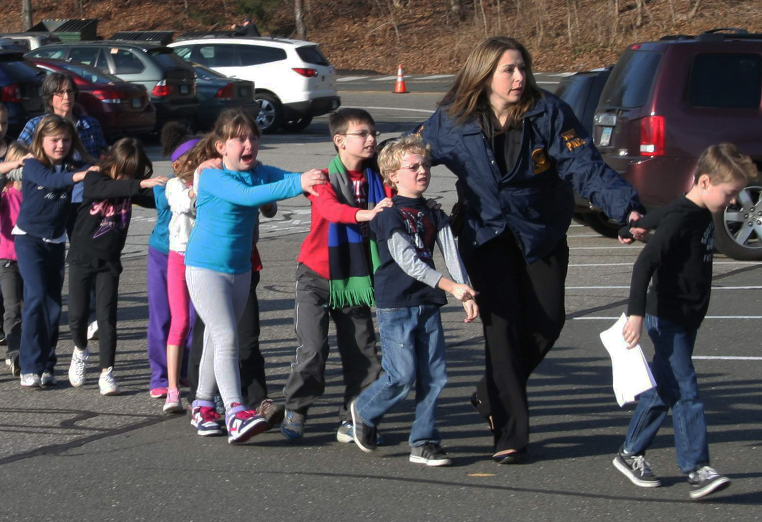 미국, 코네티컷 초등학교 총기 난사…조승희 사건 이후 희생자 역대 두번째 규모 (종합) 