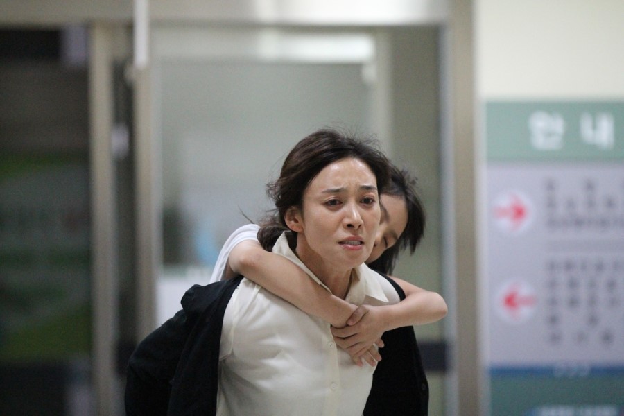 ‘공정사회’ ‘노리개’…스크린, 소재 선정주의에 빠지다 [박진희의 세태공감]