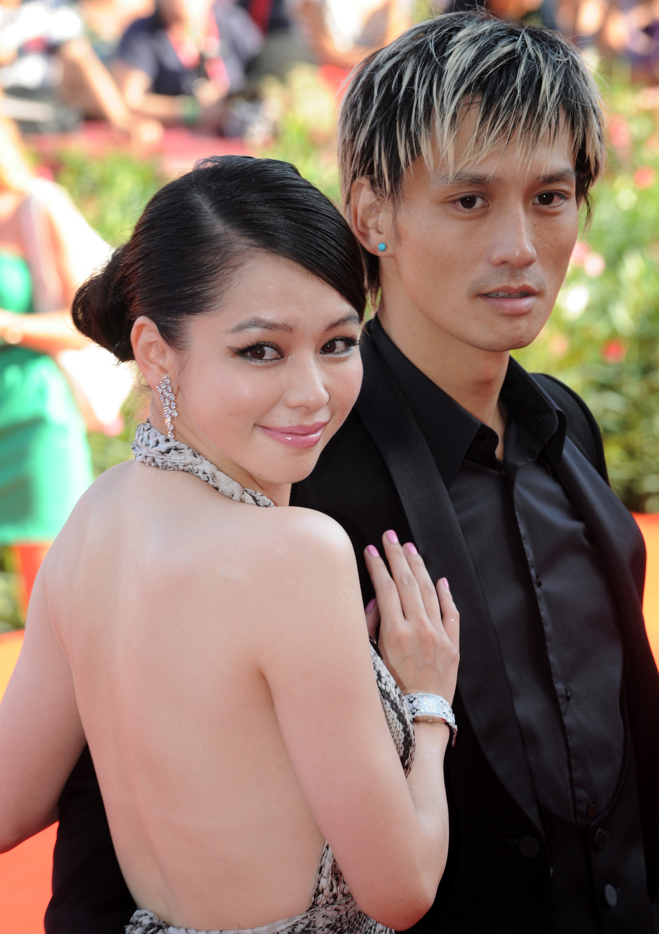 비비안수, 레드카펫 노출 재조명… "복받은 저 남자 누구지?"