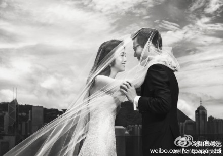 ▲중국 배우 탕웨이와 김태용 감독의 결혼사진이 공개됐다. (사진=중국시나웨이보)
