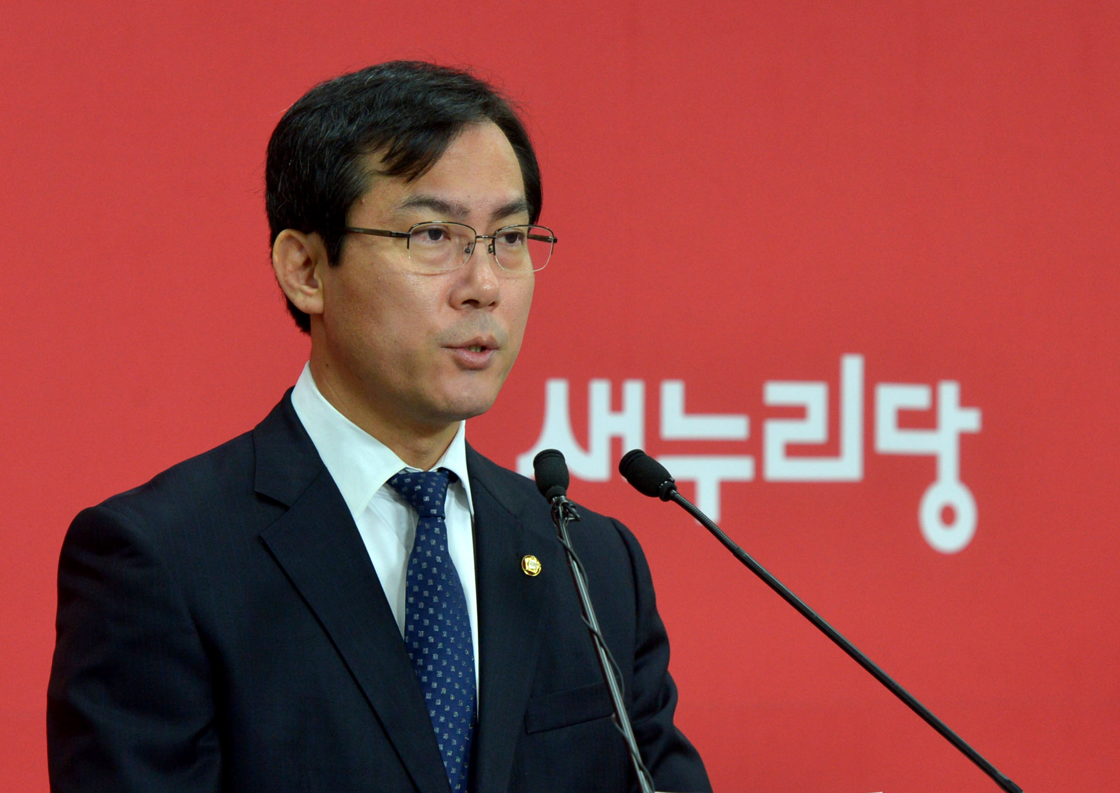 공무원연금 개혁안 포럼 무산에 새누리 "배 가라앉는데 구멍만 보고 있을 수 없다"
