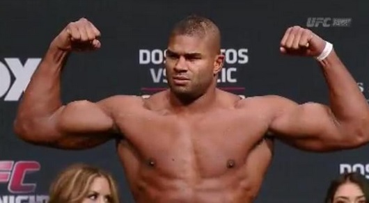 UFC '알리스타 오브레임', 약물 스캔들 딛고 '스트루브'에 1라운드 TKO승