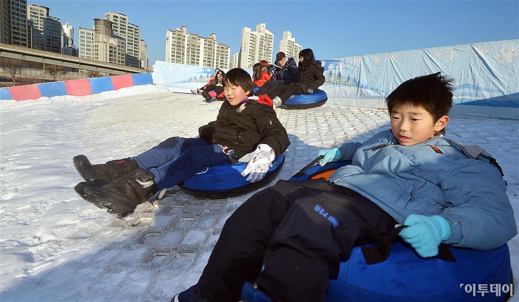 [포토] 도심속의 눈썰매장