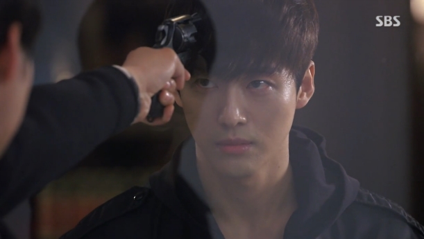 '냄새를 보는 소녀' 총구에 머리 들이미는 남궁민 '소름'...섬뜩한 태연함, 시청률 자체 최고 기록