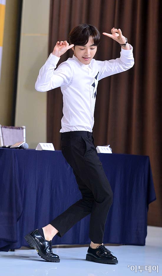 [포토] 김민재 '이 날을 위해 춤실력을 갈고 닦았다' (tvN '두 번째 스무 살' 제작발표회)