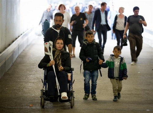 ▲13일(현지시간) 독일 뮌헨에 도착한 난민들. (사진=AP/뉴시스)