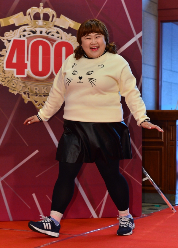 [bizenter  记者] 韩国搞笑女星洪允花对男团exo的成员suho及其粉丝们
