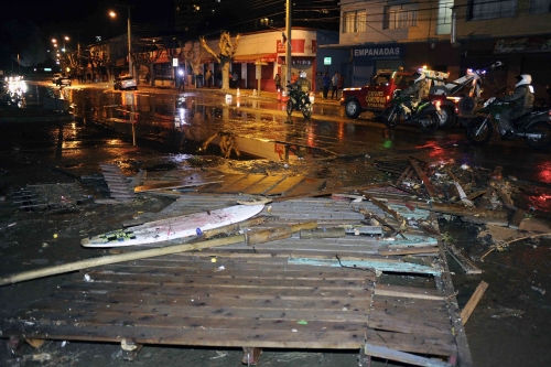 ▲16일(현지시간) 칠레에서 발생한 규모 8.3의 지진으로 아수라장이 된 발파라이소 시내 거리. (사진=AP/뉴시스)