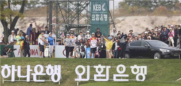 ▲지난해 인천 영종도의 스카이72 골프장에서 열린 국내 유일의 LPGA 대회 하나-외환 챔피언십 풍경. 백규정은 이 대회에서 우승해 올 시즌 LPGA 투어 직행 티켓을 얻었다. (KLPGA)