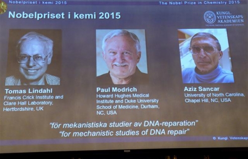 ▲2015년 노벨화학상 수상자 3명. (왼쪽부터)토마스 린달(스웨덴), 폴 모드리치(미국), 아지르 산자르(미국). 사진=AP/뉴시스