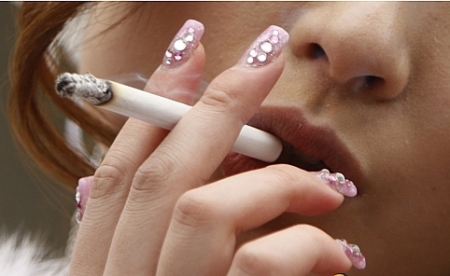 ▲여성 연령대별 흡연율을 조사한 결과 20대의 흡연율이 가장 높은 것으로 나타났다. (사진=뉴시스)