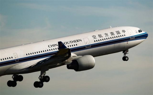 ▲중국남방항공 소속 여객기가 지난 6월 22일(현지시간) 호주 시드니 공항에서 이륙하고 있다. 블룸버그