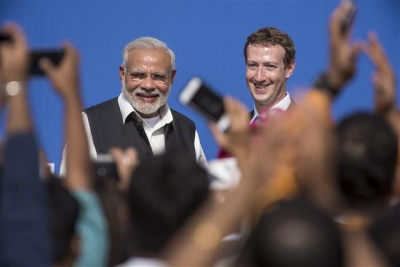 ▲마크 저커버그(오른쪽) 페이스북 CEO가 지난 9월27일(현지시간) 미국 캘리포니아 페이스북 본사에서 나렌드라 모디 인도 총리를 만났다. 블룸버그