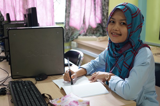▲LS산전 기증 PC가 전달될 인도네시아 자카르타 ADRF 드림스쿨에서 학생이 공부하고 있다.