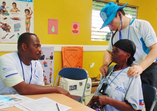 ▲세아상역은 지난 3일부터 1주일간 아이티 북부 카라콜(Caracol) 지역에 위치한 세아학교에서 의료봉사활동을 전개했다.(사진=세아상역)