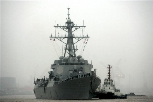 ▲미국 해군 소속 이지스 함 라센호. 라센호는 지난달 말 중국이 남중국해에 조성한 인공섬 12해리 이내에 진입해 양국 긴장을 고조시켰다. AP뉴시스 