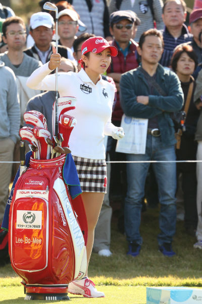 ▲이보미가 JLPGA 투어 시즌 마지막 대회 LPGA 투어 챔피언십 리코컵 3라운드에서 공동 8위에 올랐다. (르꼬끄 골프)