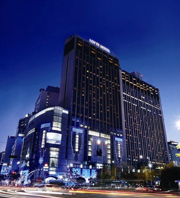 ▲롯데호텔서울이 지난 9일(미국 현지 시간 8일) 세계적 여행전문지 글로벌 트래블러(Global Traveler)로부터 ‘대한민국 최고의 호텔(Best Hotel in Korea)’에 4년 연속 1위로 선정됐다.(사진제공=호텔롯데)