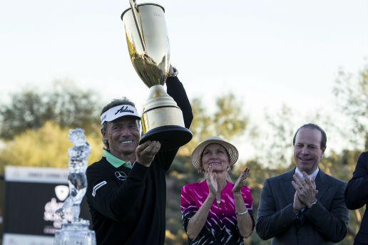 ▲베른하르트 랑거(독일)가 2015년 시즌 PGA 챔피언스 투어 잭 니클라우스 상을 수상했다.  (AP뉴시스)