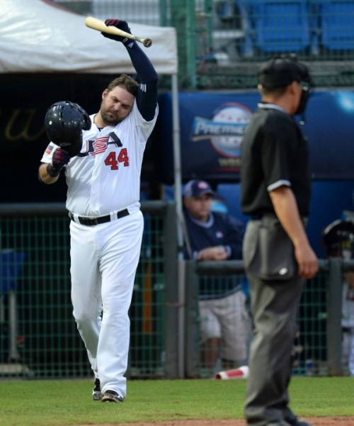 ▲11월 11일(한국시각) 대만 타오위안 야구장에서 열린 2015 WBSC 프리미어12 미국과 베네수엘라의 B조 조별리그 경기에서 댄 블랙(미국)이 타석에 들어서고 있다. (뉴시스)