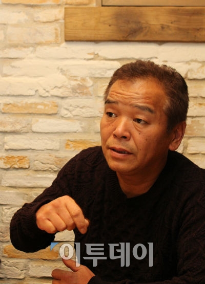▲33년 경력의 골프클럽 명장 지바 후미오(55) 씨는 현재 일본 효고현(兵庫縣) 간자키군(神崎郡) 가미가와(神河)에 위치한 조디아 골프공장에서 일하고 있다. (오상민 기자 golf5@)